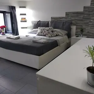 https://casa-di-carlo-e-vale.taorminaitalyhotels.com
