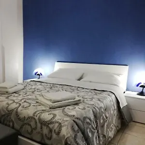 https://catania-house-catania.taorminaitalyhotels.com